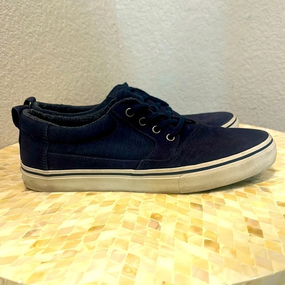 Toms men’s sneakers size 11